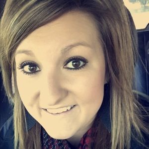 Meet your Posher, Holly