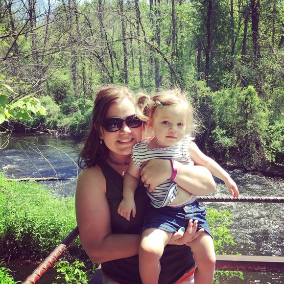 Meet your Posher, Melissa - Picture 3 of 4