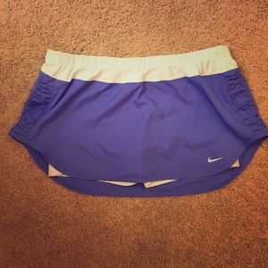 Purple Nike tennis skirt. EUC size L