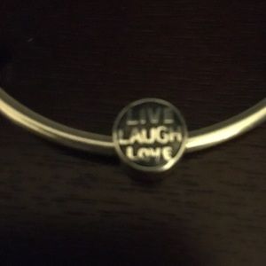 Pandora live, love and laugh charm
