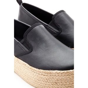 NWOT ▪️Forever 21 Raffia-Sole Flatform Slip On's