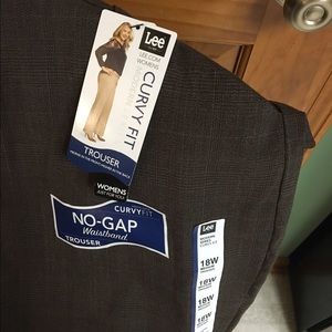 NWT Lee Slacks