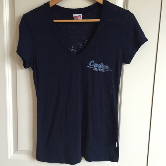 NWOT Carolina Tarheels Fan Tee - Picture 2 of 4