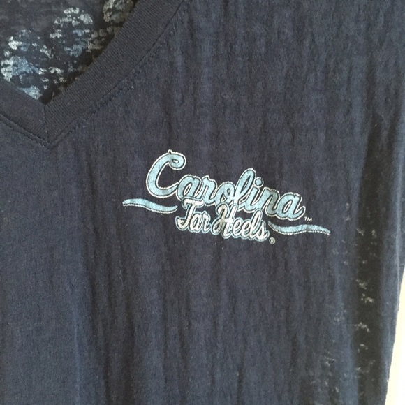NWOT Carolina Tarheels Fan Tee - Picture 3 of 4