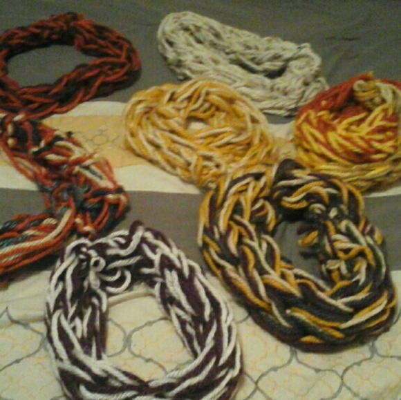 Beautiful hand knitted Infinity Scarves - Picture 4 of 4