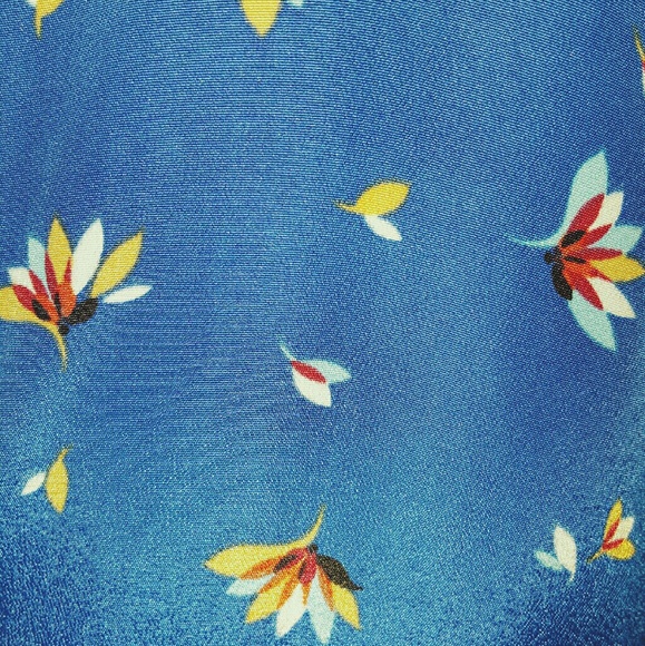 SCOOP NECK BLUE FLORAL DRESS - Picture 2 of 2