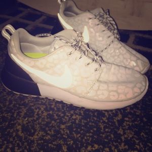 Backlit nike roshes