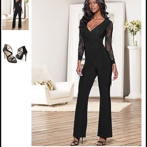 Venus jumpsuit long sleeve black lace