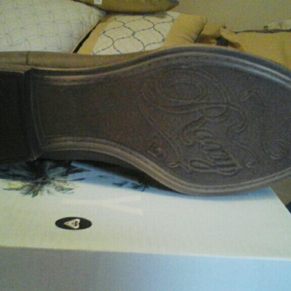 Roxy booties - Picture 2 of 3