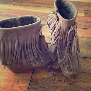 Gc fringe wedge bootie size 6