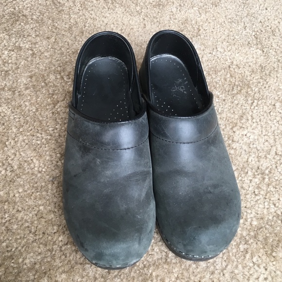 Black danskos size 35
