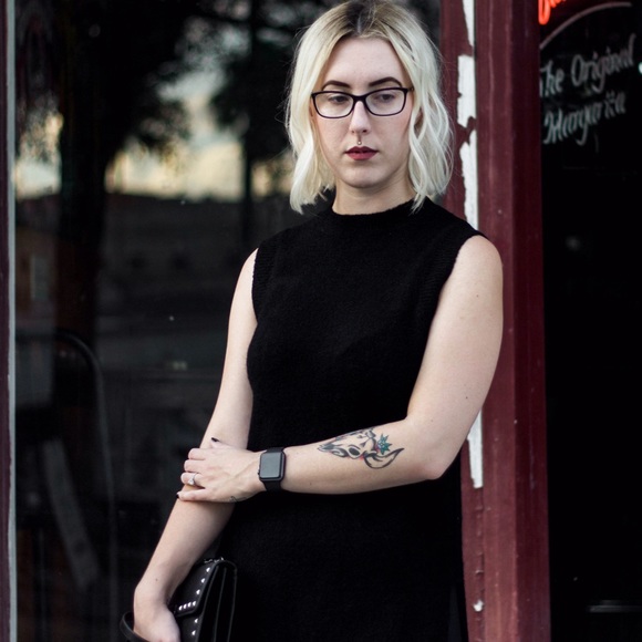 Meet your Posher, Lilly - Picture 2 of 4