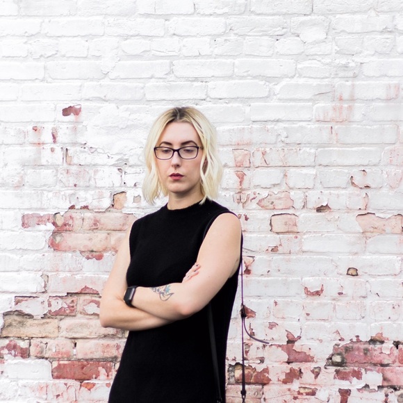 Meet your Posher, Lilly - Picture 3 of 4