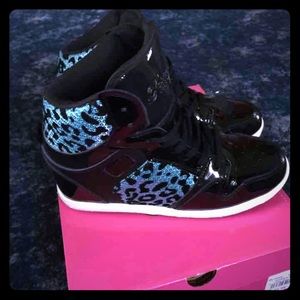 Pastry tennis shoes with built in heels