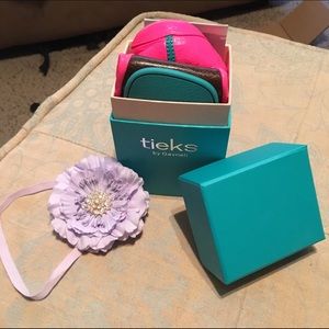 Pop Pink Tieks!