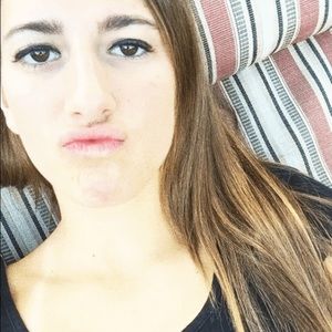 Meet your Posher, Rebecca