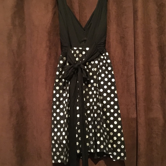 Coco & Tashi deep V neckline dress - Picture 2 of 2