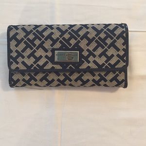Tommy Hilfiger checkbook wallet