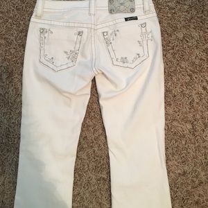 White denim Miss Me Jeans