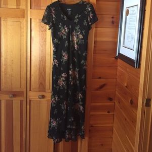 Very versatile sleeveless floral dress