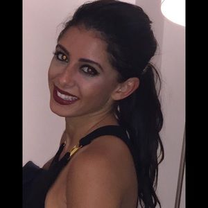 Meet your Posher, Gina