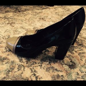 Banana Republic round toe pumps
