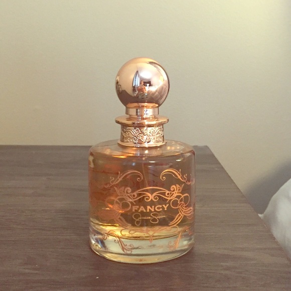 Jessica Simpson Fancy perfume