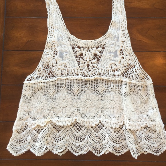 Tops - GORGEOUS CROCHET tank! Large