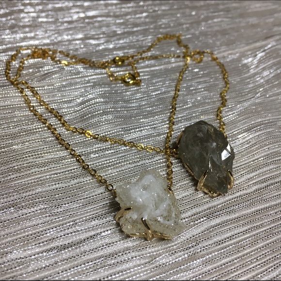 Healing Quartz Necklace - Picture 3 of 4