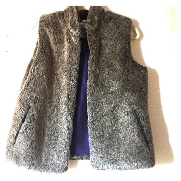 J. McLaughlin Jackets & Blazers - J. McLaughlin reversible faux fur vest