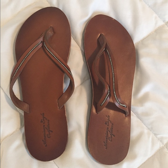 American eagle leather flip flops