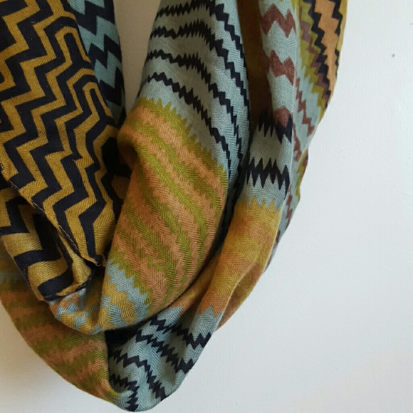 Infinity scarf - Picture 2 of 3