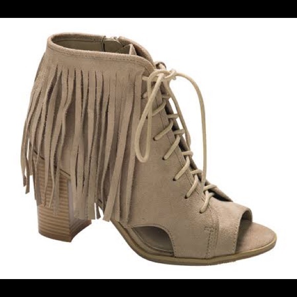 Beige fringe lace up bootie - Picture 3 of 4