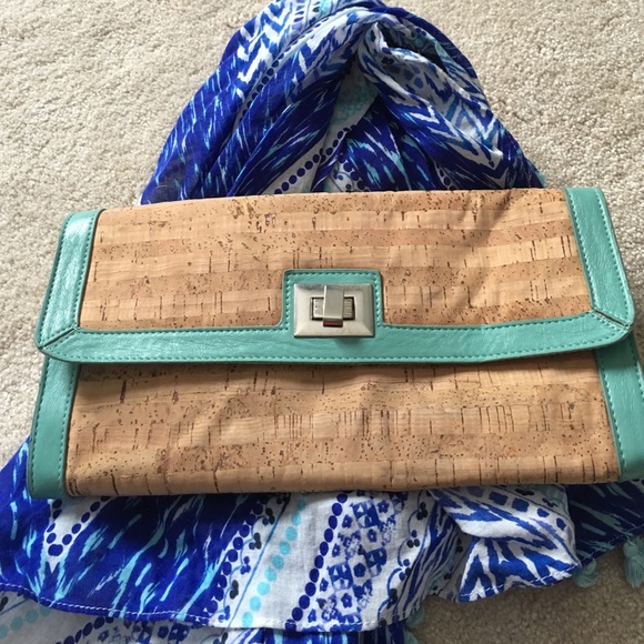 Aldo clutch