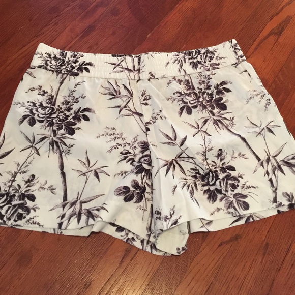 Floral flows shorts