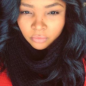 Meet your Posher, Aisha