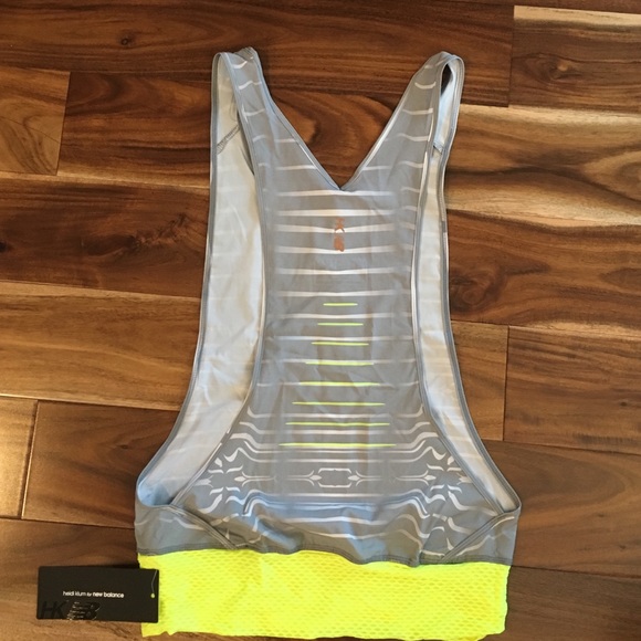 Heidi Klum for New Balance workout top - Picture 2 of 4
