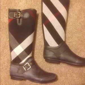 Burberry Boots, size 37. Brand new with box!