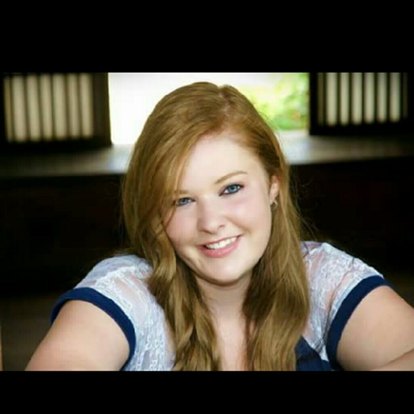 Meet your Posher, Caitlin - Picture 1 of 1