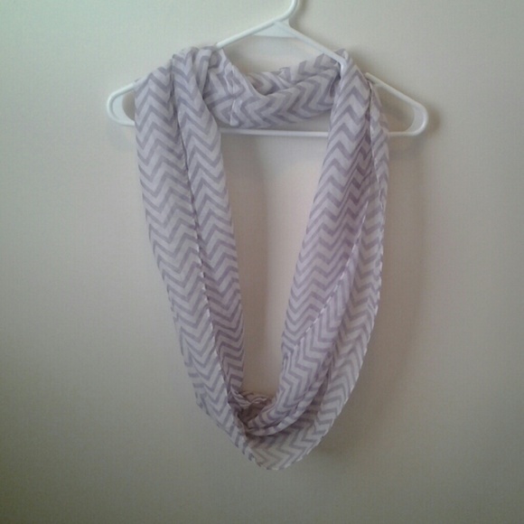 Purple/white infinity scarf (NEW)