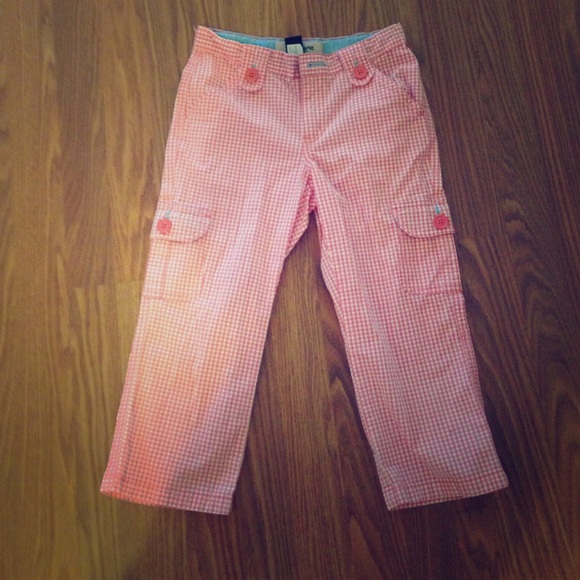Gap girl Capri