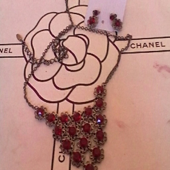 VCLM STATEMENT NECKLACE & EARRINGS GARNET STONES - Picture 2 of 4