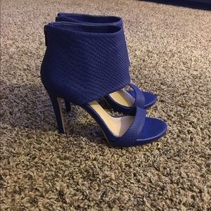 Gianni Bini Thalia Hooded Pumps