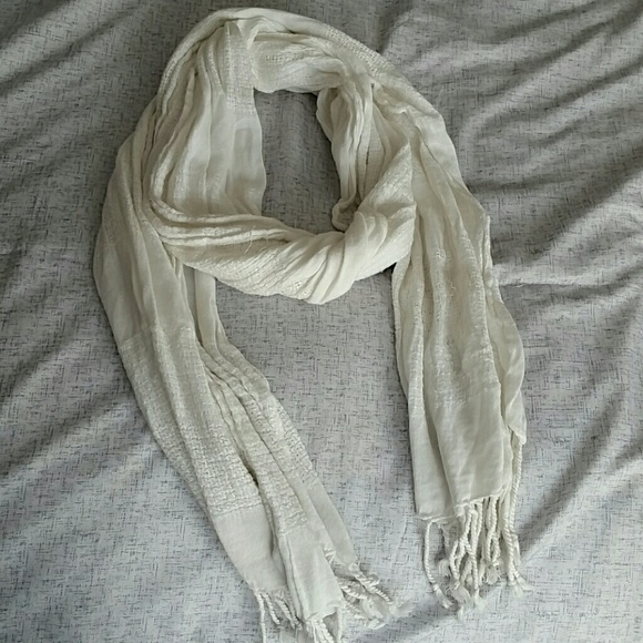 Supee cute white tassle scarf