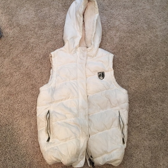 American eagle outfitters white vest