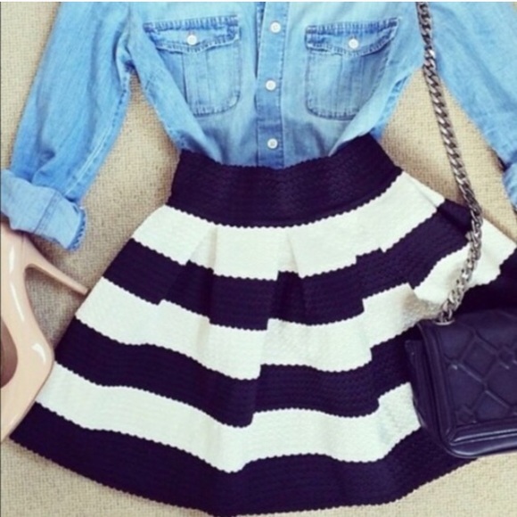 Dresses & Skirts - Flared Skirt