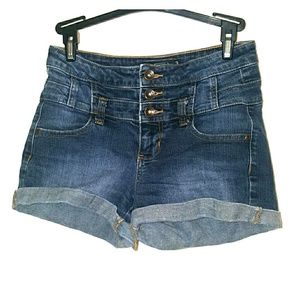 {{High waisted denim shorts}}