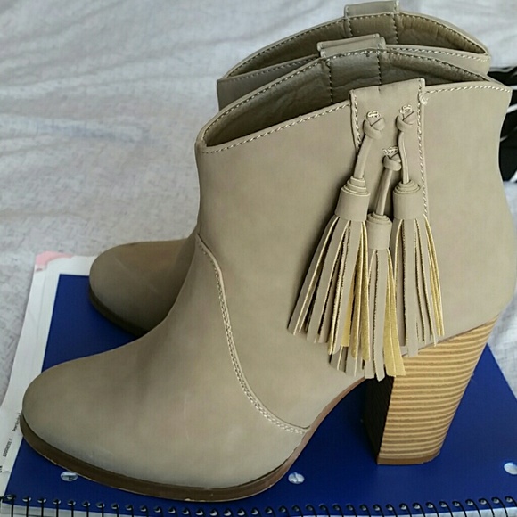 ADORBALE Tassle booties!