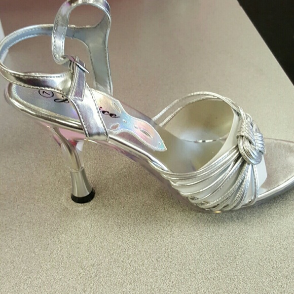 Shoes - Picture 2 of 3