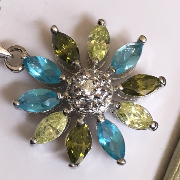 NIB Beautiful gemstone necklace - Picture 2 of 2